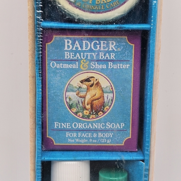 NEW W.S. Badger Beauty Kit Lokta Box Set Beauty Bar Soap Body Oil Lip Balm Body - Picture 3 of 6